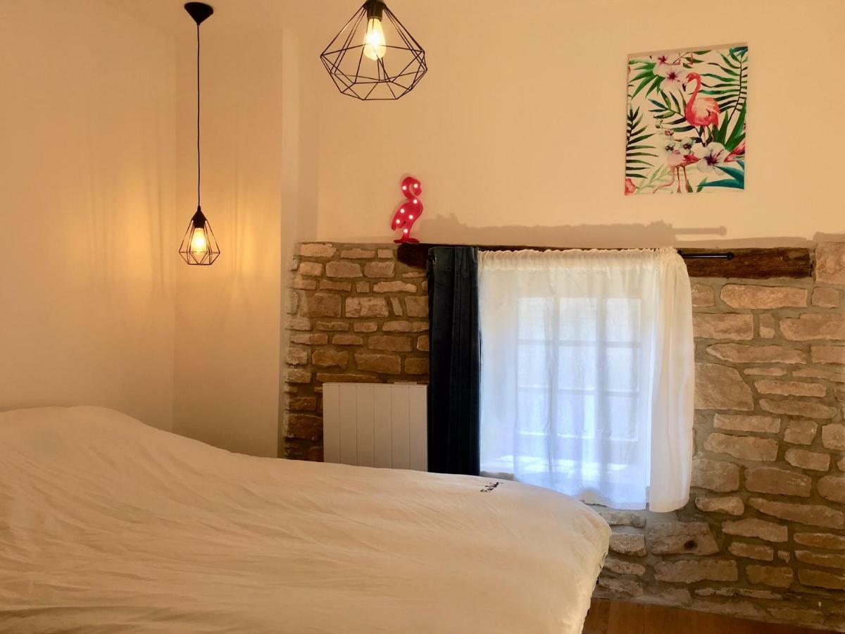 La Maison Des Amis Nuits Exterior photo